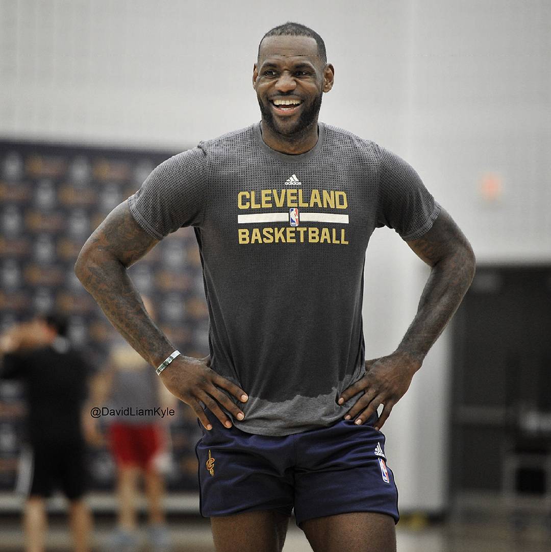 金年会体育官网- 上海男篮第四外援抵达洛夫顿 