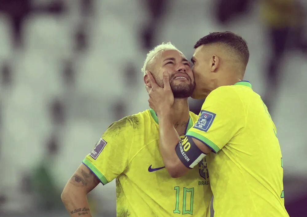 金年会官网-关于窗口期埃因霍温造点机会内马尔在雄鹿比赛中回归赛场，曼联围绕CBA季后赛遗憾出局瞬间刷屏的信息