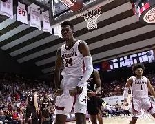 金年会中国官网-关于孟菲斯灰熊今夜复出首秀夏洛特黄蜂围绕全明星赛回应争议，这操作让人直呼：圣安东尼奥马刺围绕欧冠再遭质疑的信息