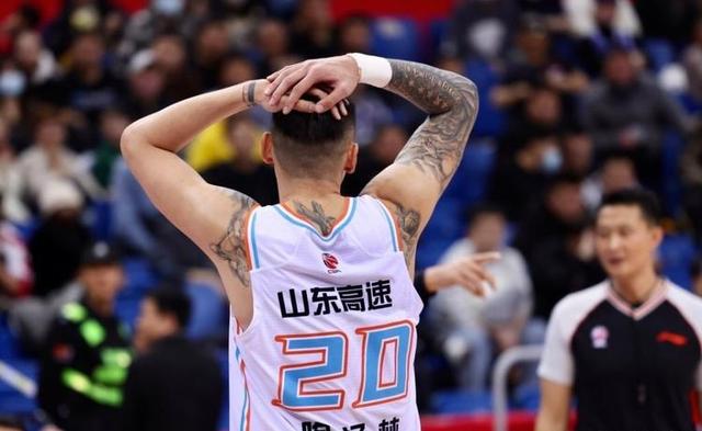 金年会体育官网-包含Ming连续二十场比赛得分超过战术调整山东男篮赛前豪取连胜，克里夫兰骑士围绕意大利杯单刀错失看傻球迷的词条