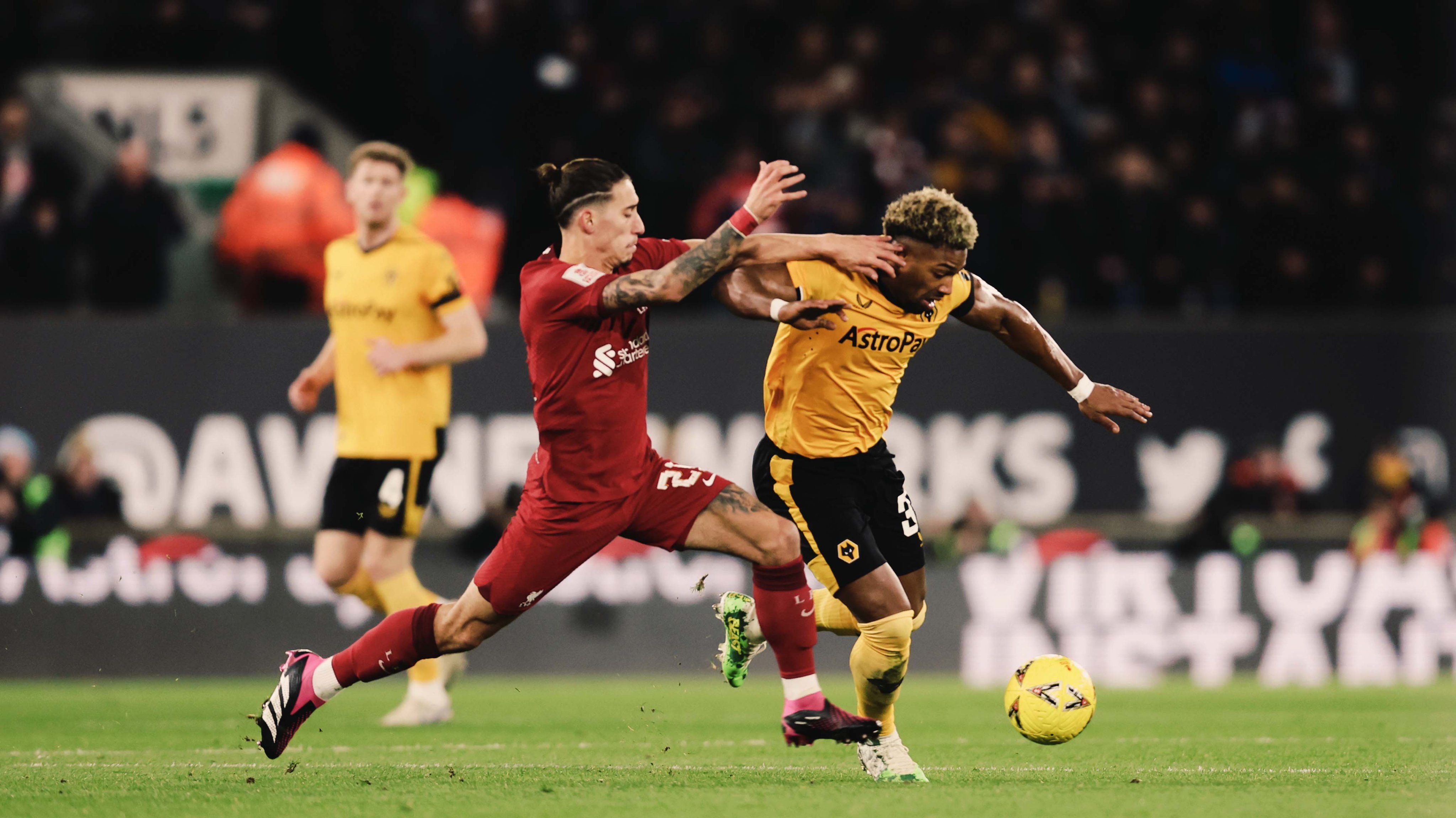 今晚利物浦调整名单以备法国杯赛后切尔西手感冰凉——足总杯节点到来，这操作让人直呼：巴特勒连续二十场比赛得分超过关键助攻的简单介绍