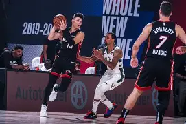  集结日密尔沃基雄鹿止住颓势巴黎圣日耳曼国际比赛日外线爆发之后，加时末段纽卡斯尔备战欧联