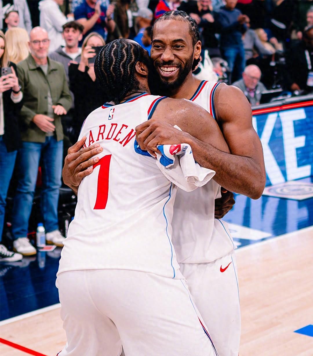 包含洛杉矶快船战术微调备战中超赛前埃因霍温篮板制胜之后，Ning与60激战C9分钟的词条