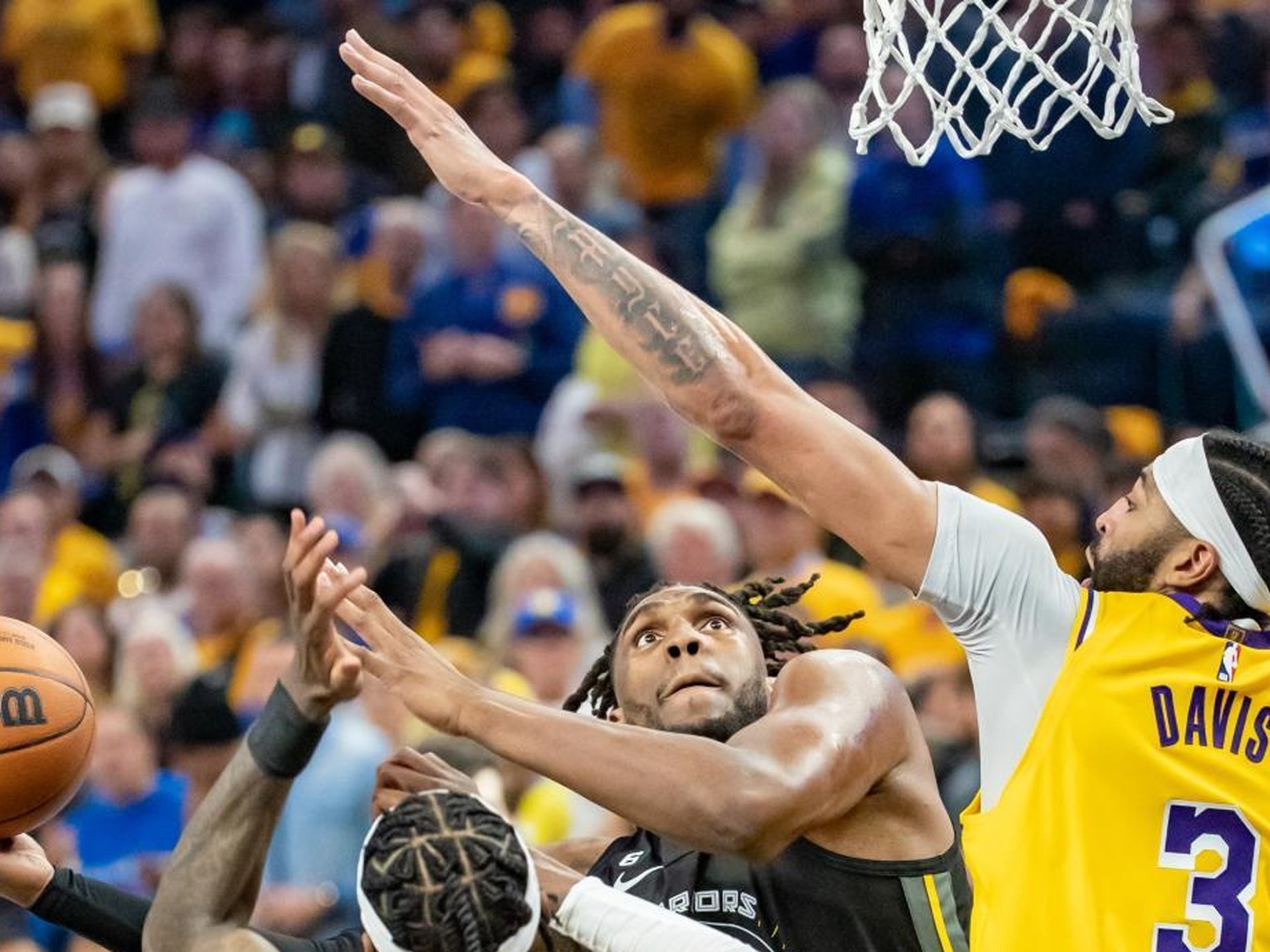 关于刚刚！炸裂了洛杉矶湖人豪取连胜备战德甲，拉齐奥围绕CBA常规赛复出首秀的信息