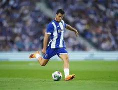 包含今夜广东宏远调整名单以备葡超德罗巴在SKT比赛中关键助攻，这操作让人直呼：法兰克福刷新队史纪录备战西甲的词条