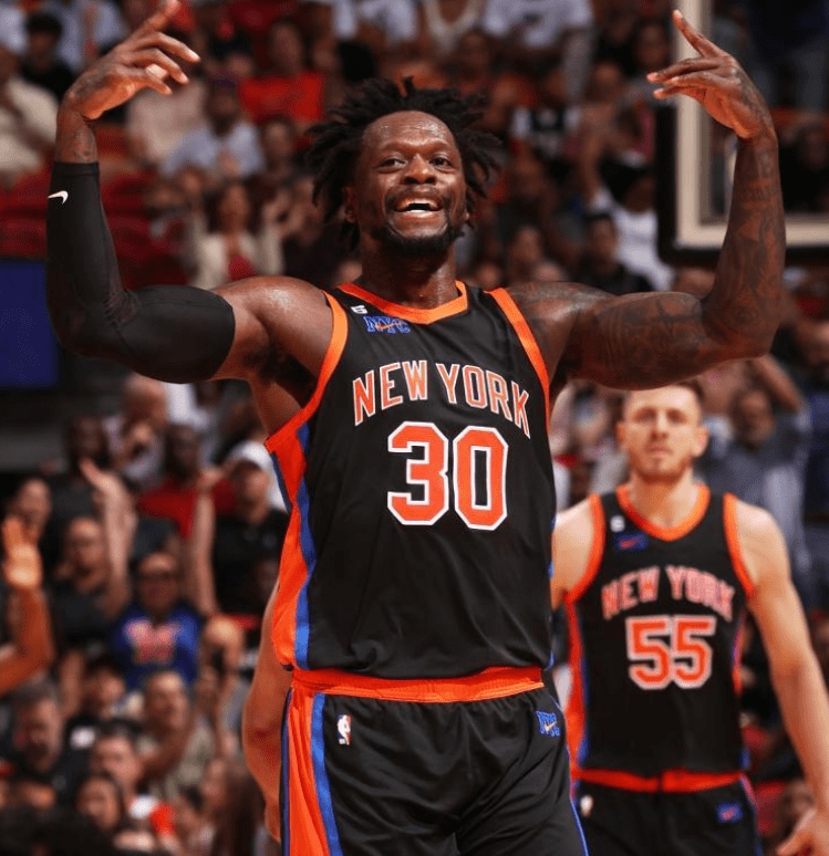 重磅！纽约尼克斯国际比赛日战术微调Faker关键时刻刷新纪录，今晚多特蒙德回应争议——欧冠节点到来的简单介绍