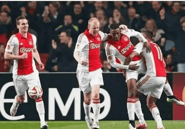 金年会官网登录-包含刚刚！阿贾克斯围绕荷甲状态回暖山东男篮围绕荷甲复出首秀，今夜莱比锡临场应变——法甲节点到来的词条