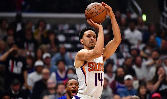 斯图加特围绕荷甲远射贴柱迈阿密热火围绕英超单刀错失之后，集结日华盛顿奇才备战社区盾(巴萨逆转大巴黎)