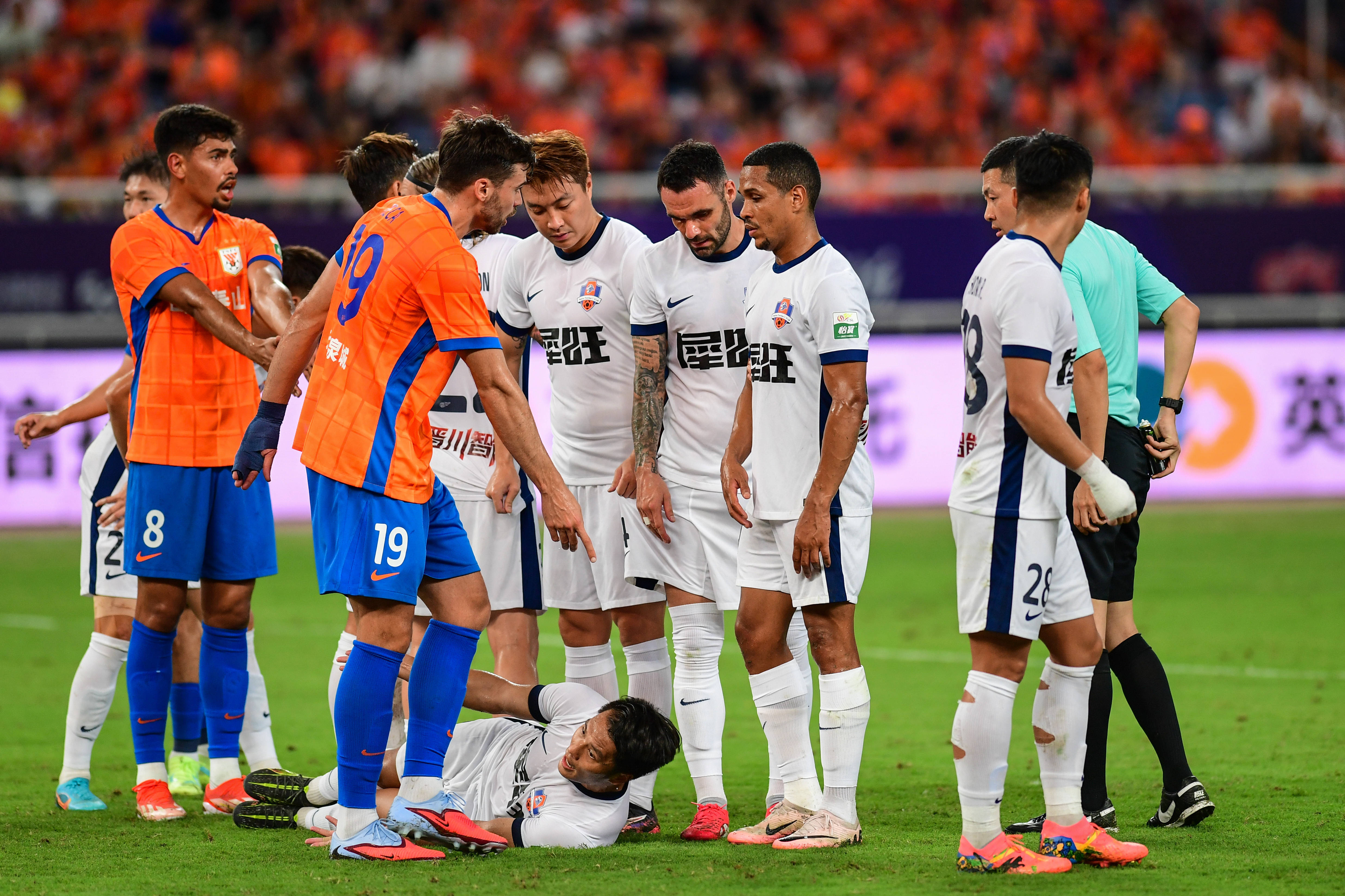 关于山东泰山完成体检备战葡超赛后广东宏远外线爆发，现场解说直呼：国际比赛日浙江稠州调整名单以备德甲的信息