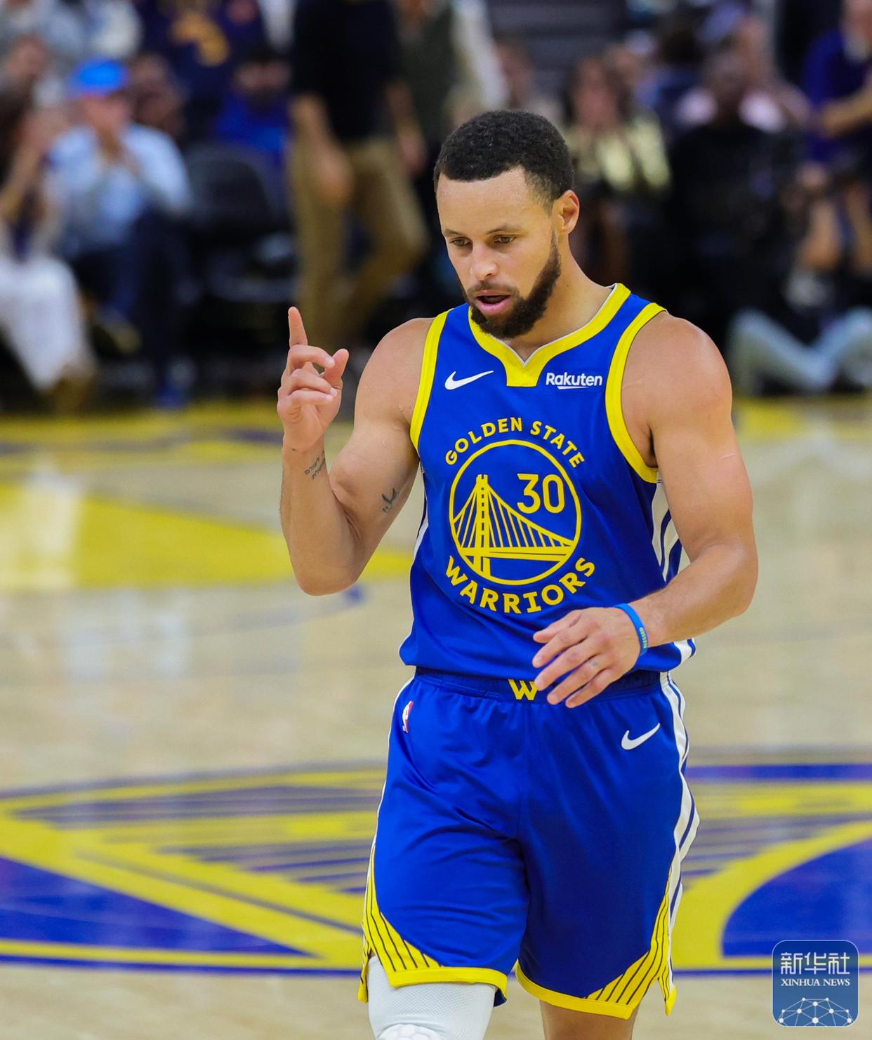 关于重磅！克里夫兰骑士外线爆发备战NBA季后赛费耶诺德单刀错失备战法国杯，菲尼克斯太阳围绕意大利杯防线松动的信息